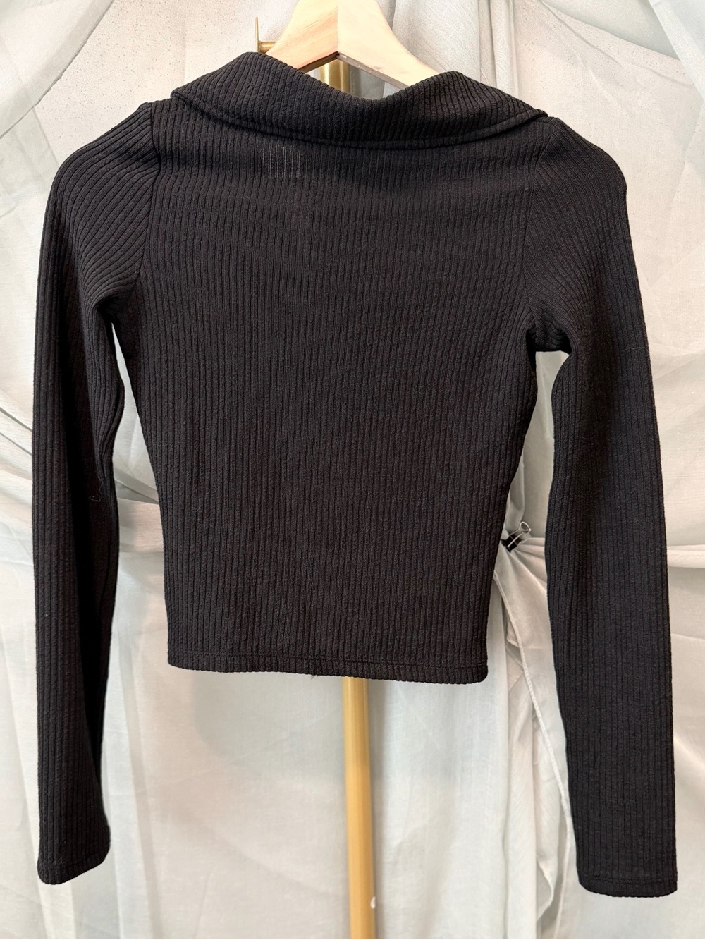 Divided Black Ribbed Collared Button-Front Crop Top - Picture 3 of 5